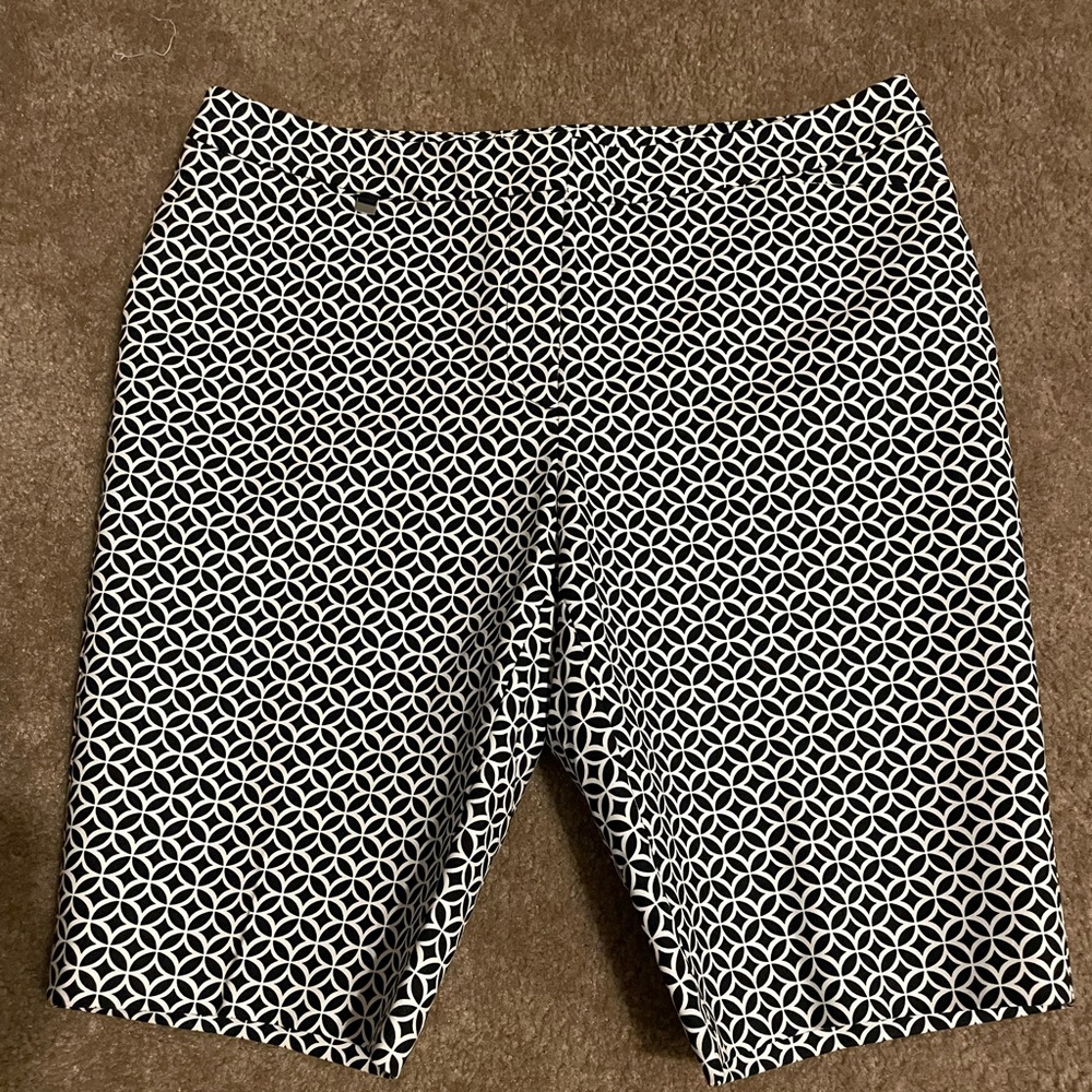 NWOT White House Black Market black & white Bermuda shorts